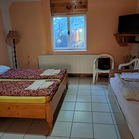 Sobe Szobak Kis Lägenhet