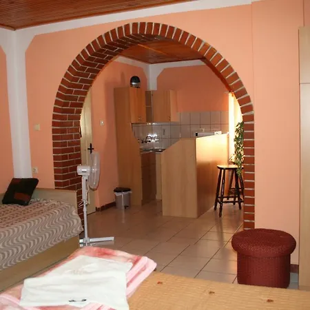 Apartament Sobe Szobak Kis *