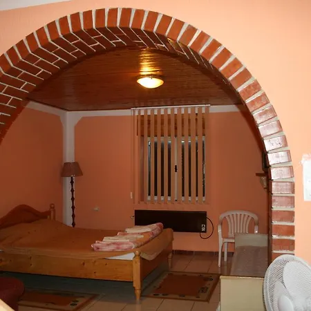 Appartamento Sobe Szobák Kis *