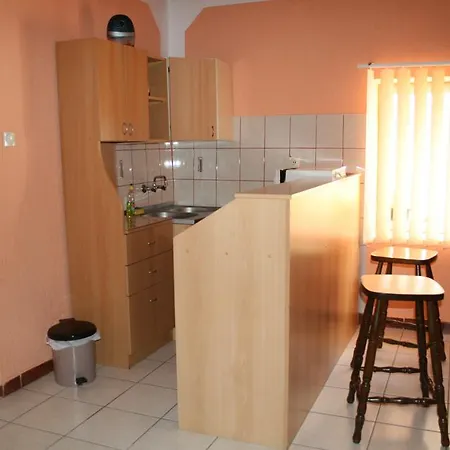 Appartamento Sobe Szobák Kis *