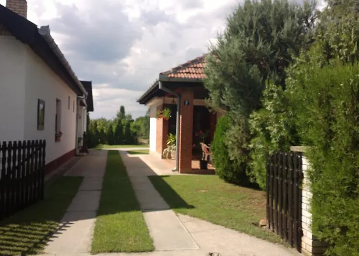 Sobe Szobak Kis Apartman *